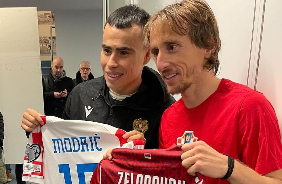 La foto menos pensada: Lucas Zelarayán y Luka Modric juntos e intercambiando camisetas