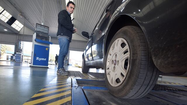 La planta de la ITV realiza controles periódicos de los vehículos.