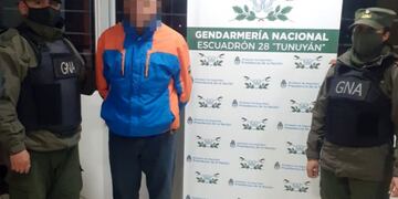 Detuvieron a una persona que tenía pedido de captura.