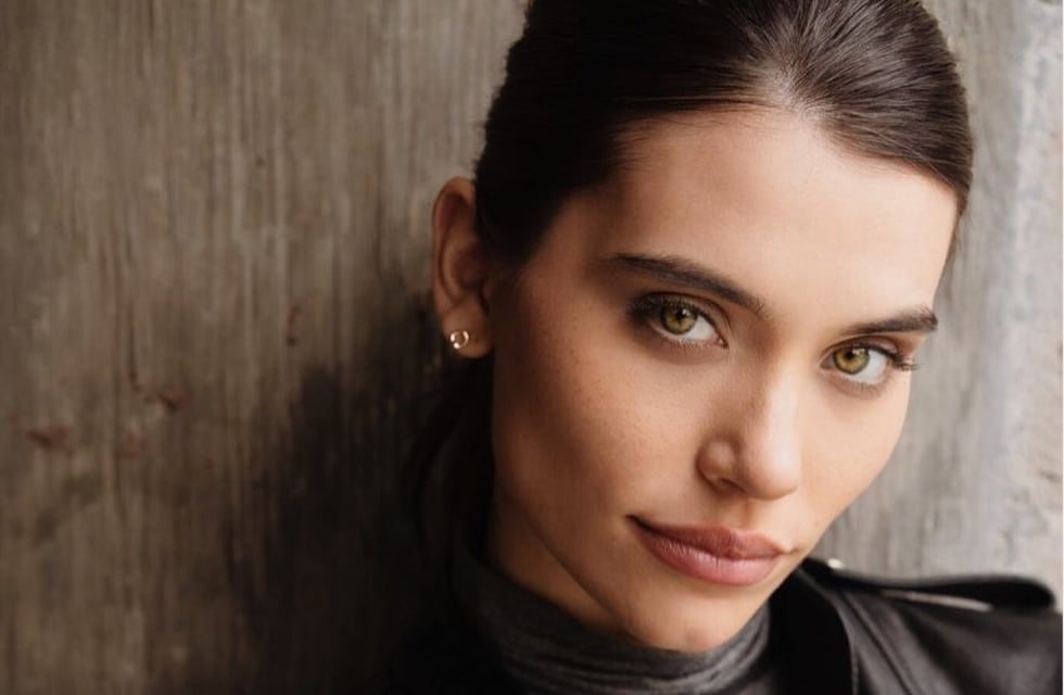 Eva de Dominici compartió el look que eligió para los Premios Oscar 2022: “Una de ayer antes de salir”