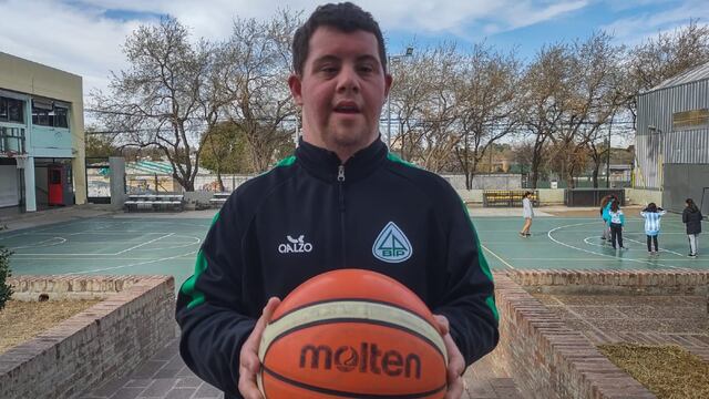 Lorenzo Barzola será asistente del entrenador Gustavo Peirone.