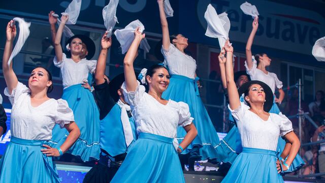 Festival de Doma y Folclore de Jesús María, Segunda noche (La Voz)