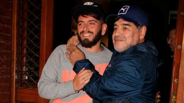Diego Maradona Junior, con su padre Diego Maradona. (Foto: Captura Marca).