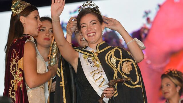 Martina Boscariol, represento El Mirador, fue coronada como reina de la Vendimia de Rivadavia