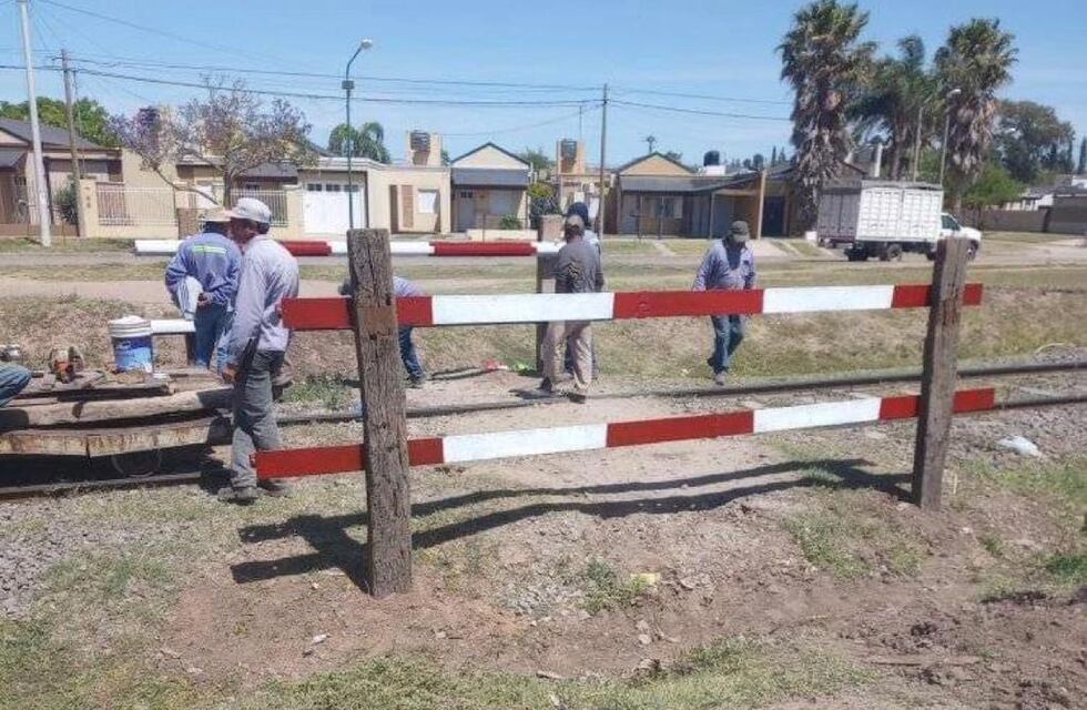 Polémica: el NCA cerró el “paso a nivel” que abrieron los vecinos entre los barrios Mora y el San José
