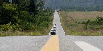 Tres autos de alta gama cometieron una imprudencia en una de las rutas de Córdoba. (Ilustrativa)