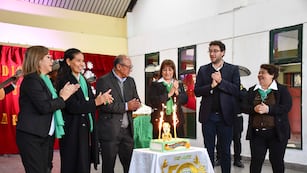 Este martes se celebró los cincuenta años de la fundación la Escuela Provincial de Comercio 3 "José Manuel Estrada" del barrio Santa Rosa de la capital jujeña.