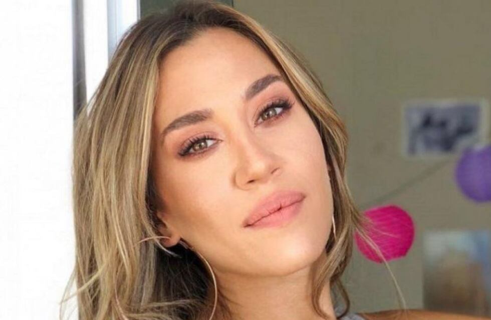 Jimena Barón se fotografió desde el baño en ropa interior y rozó la censura en Instagram