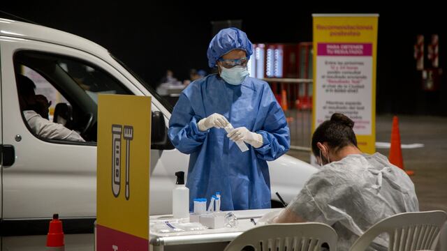 Cómo hace la Ciudad para testear por Covid a más de 12 mil personas por día.