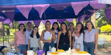 Actividad de concientización por el 8M en la plaza 25 de Mayo