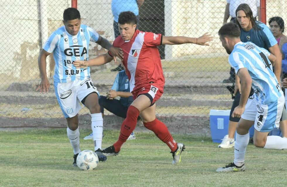 Racing de Nueva Italia perdió en Mendoza, y Juanca Olave se quedó sin invicto