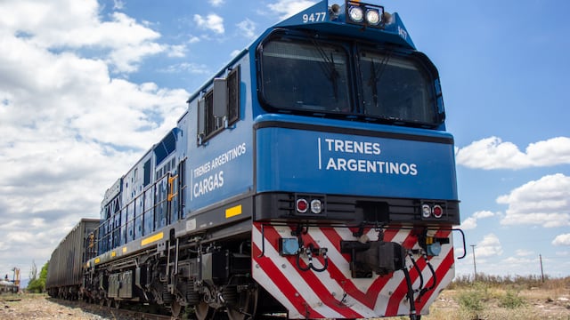 La línea San Martín, que vincula Buenos Aires con Mendoza como tren de carga, traerá 10.000 toneladas de arena a Mendoza para hacer fracking en Vaca Muerta.