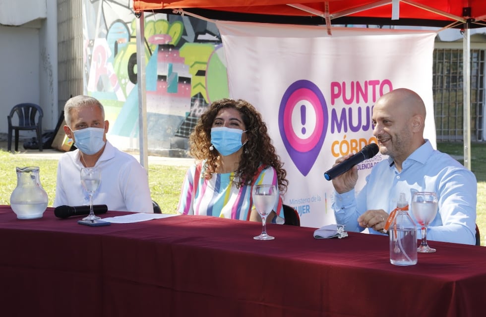 Se presentó el Operativo Verano del programa Punto Mujer en Carlos Paz