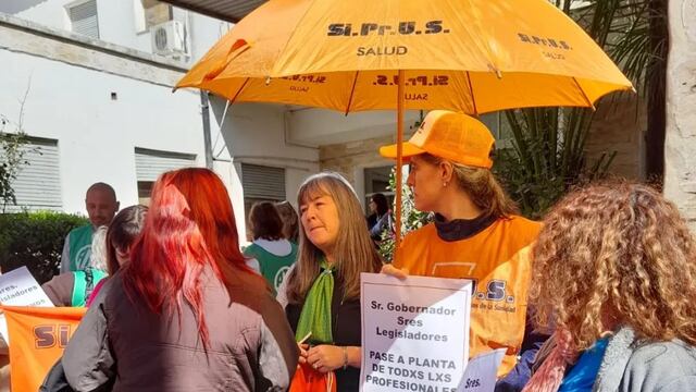Manifestación de SiPrUS frente al Hospital