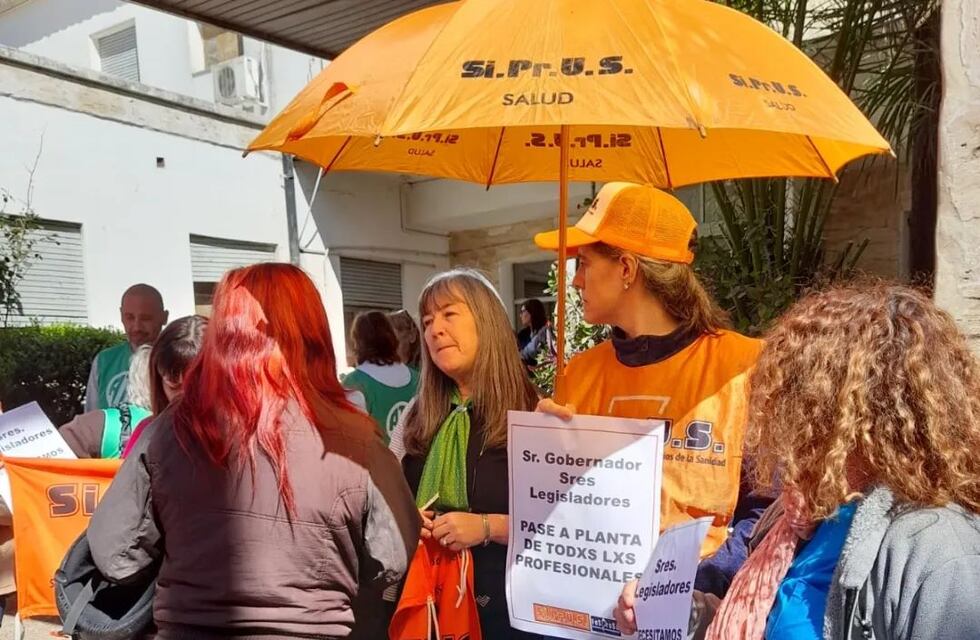 Abrazo al Hospital de Rafaela por pases a planta permanente