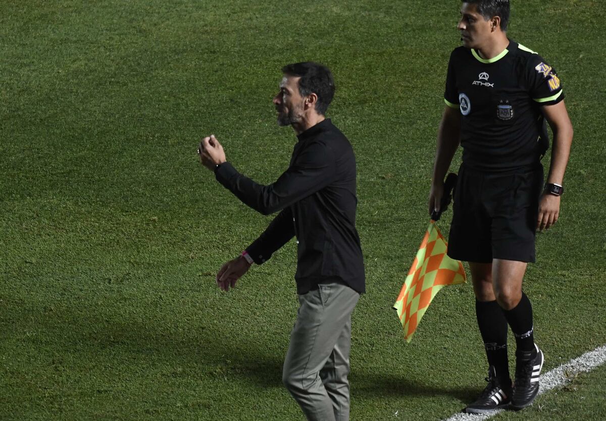 El DT se fue molesto por la labor de Patricio Loustau pero conforme con la actuación del equipo. (Fotobaires)