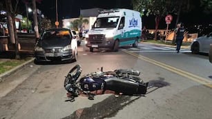 Grave accidente en la madrugada de Carlos Paz: dos jóvenes heridos tras chocar en la costanera