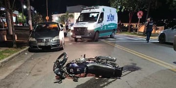 Grave accidente en la madrugada de Carlos Paz: dos jóvenes heridos tras chocar en la costanera
