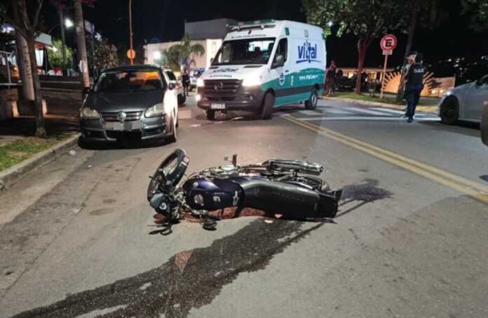 Grave accidente en la madrugada de Carlos Paz: dos jóvenes heridos tras chocar en la costanera