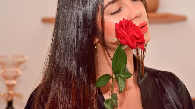 Jenn Muriel casi muestra de más en Instagram