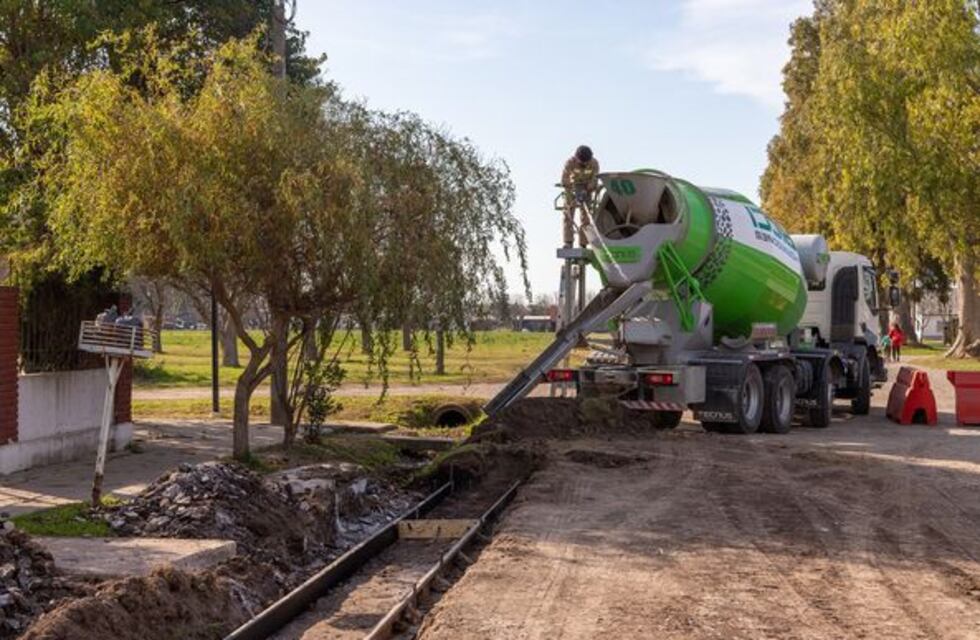 Soldini: inició la obra de cordón cuneta en el barrio Mercurio