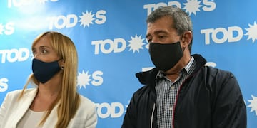 Anabel Fernández Sagasti y Adolfo Bermejo en el búnker del Frente de Todos hablaron tras la derrota en las PASO 2021.