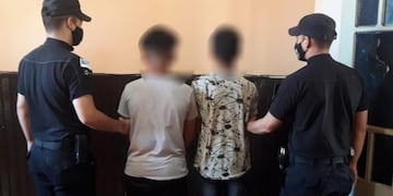 Vándalos alcoholizados fueron demorados en Leandro N. Alem.