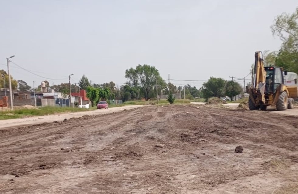 Vecinos del barrio Santa Teresita cuestionan la creación de un nuevo espacio deportivo mientras la plaza sigue inconlusa