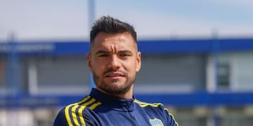 Qué modelo es y cuánto cuesta el lujoso auto de Chiquito Romero