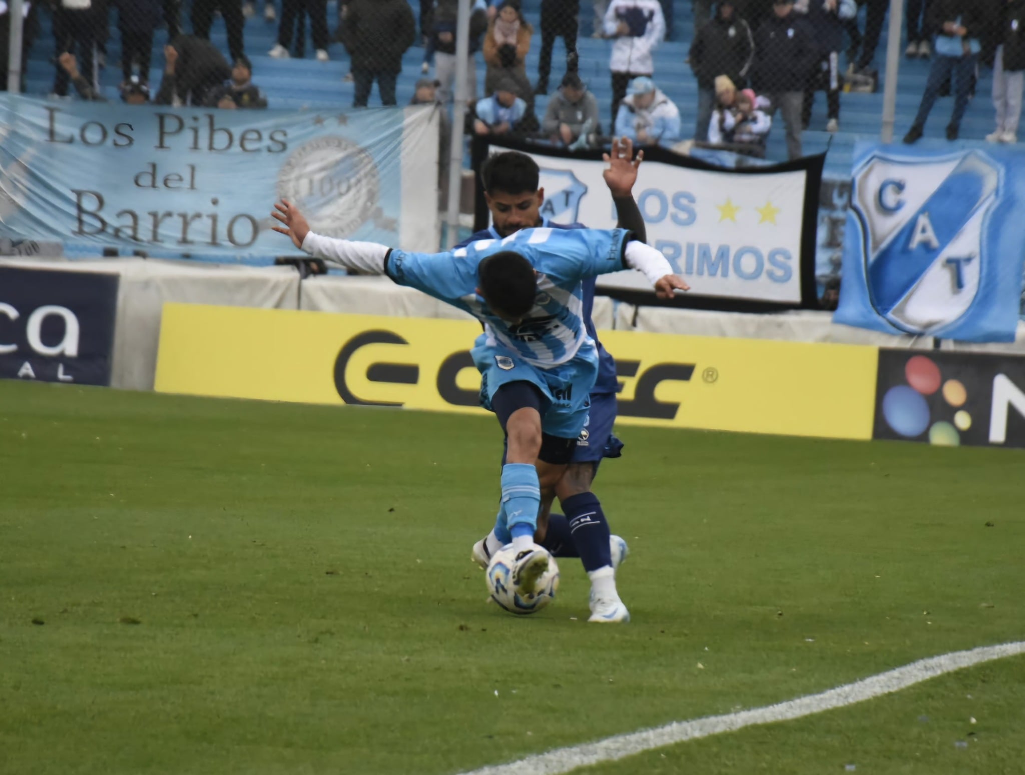 En el estadio “Alfredo Beranger” se terminó el liderazgo del “Lobo” jujeño en un duelo que pudo haber sido empate, pero a la visita le faltó claridad.