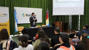 Viotti en la nueva edición del curso de inducción para agentes que se han incorporado a las funciones municipales.