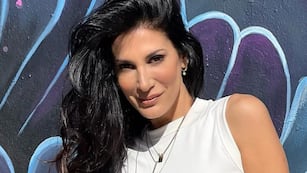 Desde Brasil, Silvina Escudero hizo un jugadísimo baile en microbikini