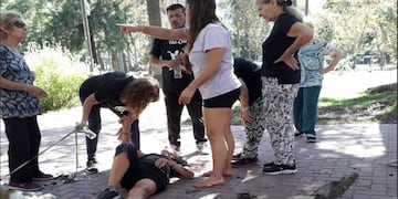 La mujer hacía taichí y fue embestida por una rama de gran envergadura.