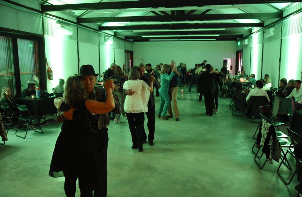 “Milonga El Tropezón” en “La Estación”