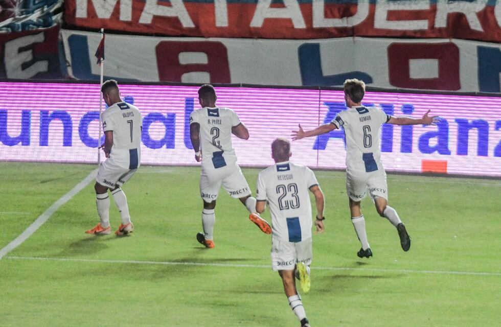 La avivada de Pochettino para el gol de Valoyes, en el 2-0 sobre San Lorenzo