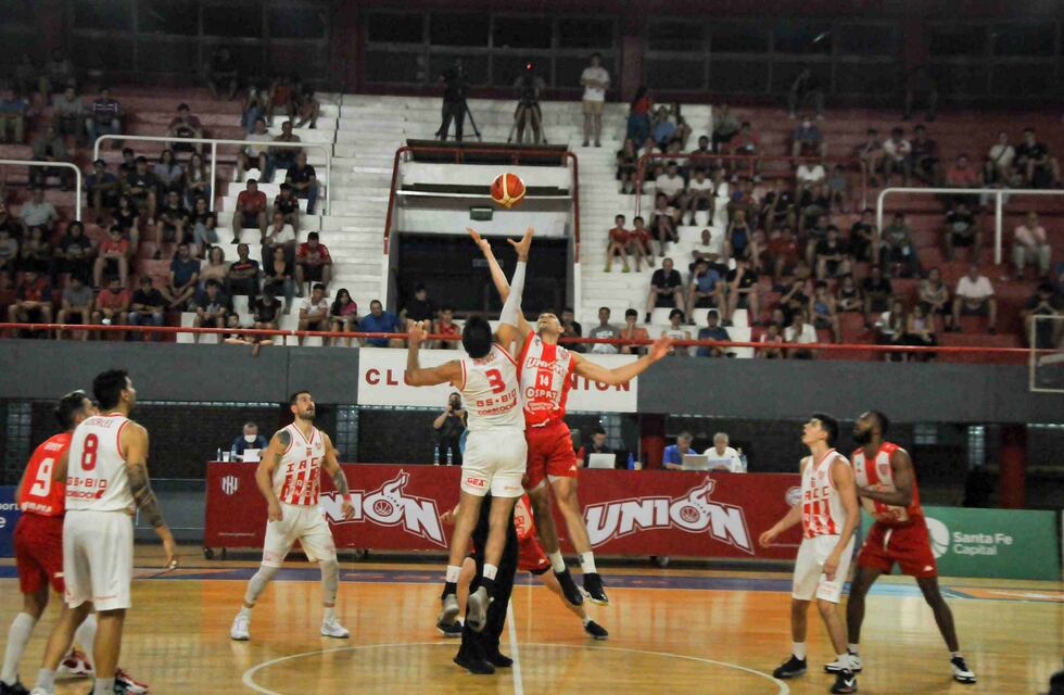 A Instituto se le escapó el triunfo de las manos en la visita a Unión de Santa Fe