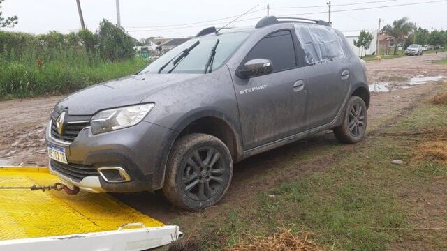 El Renault Sandero cuenta con 5 disparos de bala.