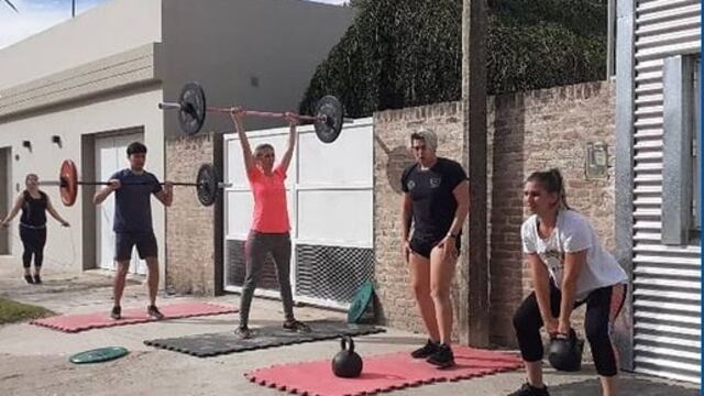 Los gimnasios reabrieron y realizaron sus actividades en la calle