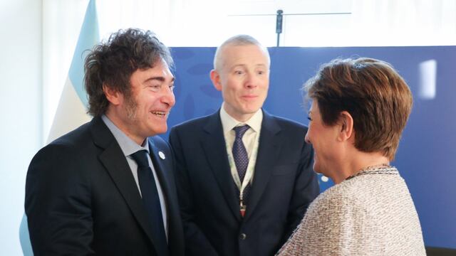 El presidente Javier Milei junto a, Kristalina Georgieva, en el marco del G7. Foto NA: PRESIDENCIAzzzz
