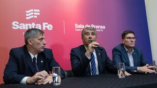 Tres ministros compartieron la conferencia de prensa sobre el conflicto en las paritarias.