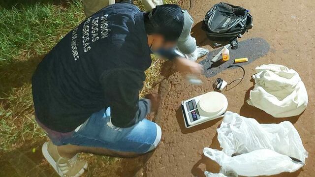 San Vicente: despistó con su moto y la Policía halló marihuana en una mochila