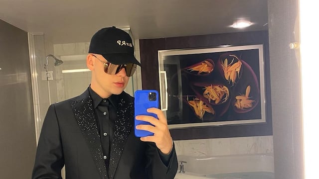 Bizarrap en la previa de los Latin Grammy 2021.