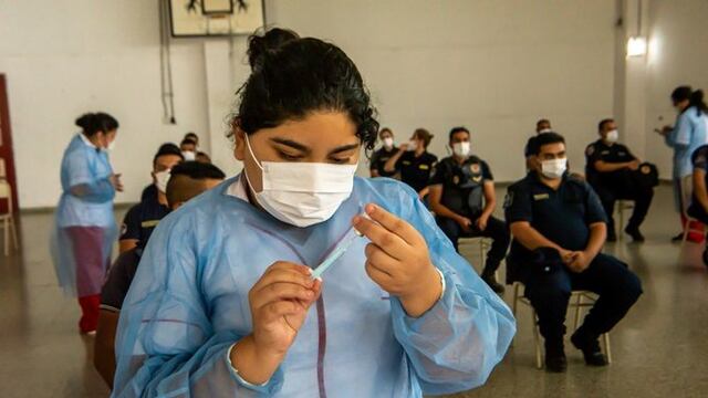 Sigue la campaña de vacunación, que en Córdoba ya cubrió el 5% de la población.