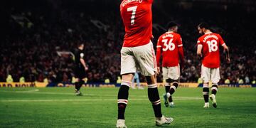 Cristiano Ronaldo festeja su gol ante el Brentford.