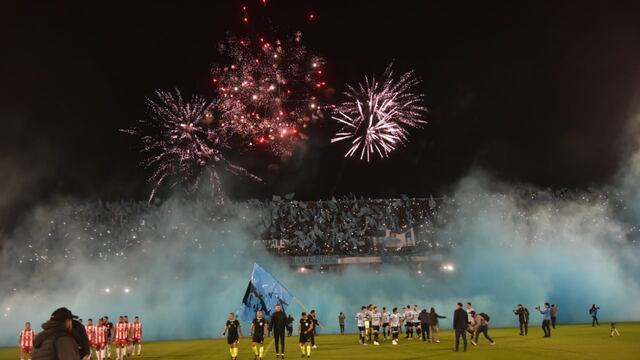 Fotografías del partido entre Belgrano e Instituto en el Gigante de Alberdi por la fecha 30 de la Primera Nacional. El partido, el recibimiento del equipo y los festejos. (Facundo Luque y Nicolás Bravo)