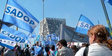 Los docentes privados piden al Gobierno que no vuelvan las clases.