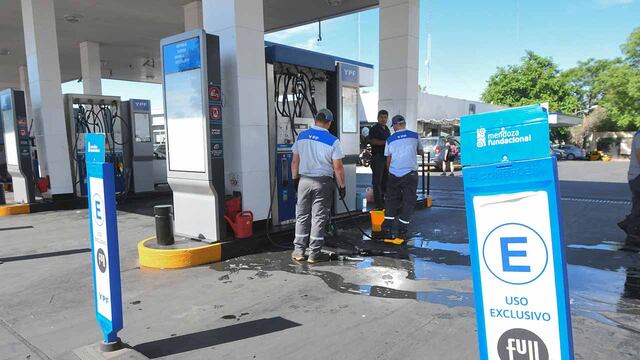Estacion de servicio. Foto: José Gutierrez / Los Andes