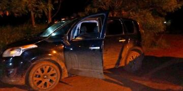 Recuperan en Jardín América un auto robado en Buenos Aires.