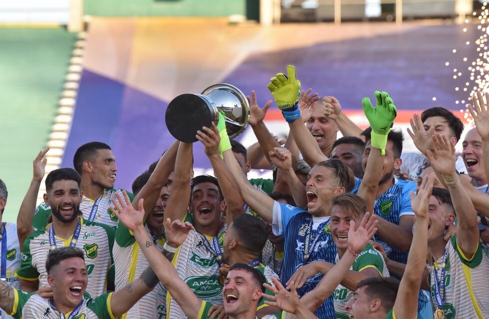 Bahienses campeones de la Sudamericana con Defensa y Justicia