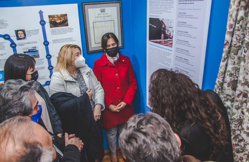 Malvinas 40 años: Se inauguró una placa que reconoce el rol de las mujeres durante la Gesta